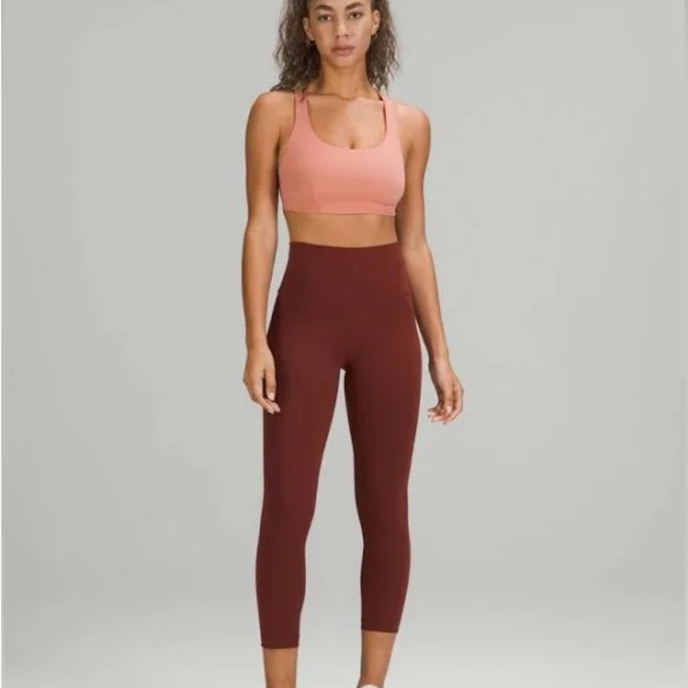 Lululemon Wunder Train Bra *Medium
Support C/D Cup